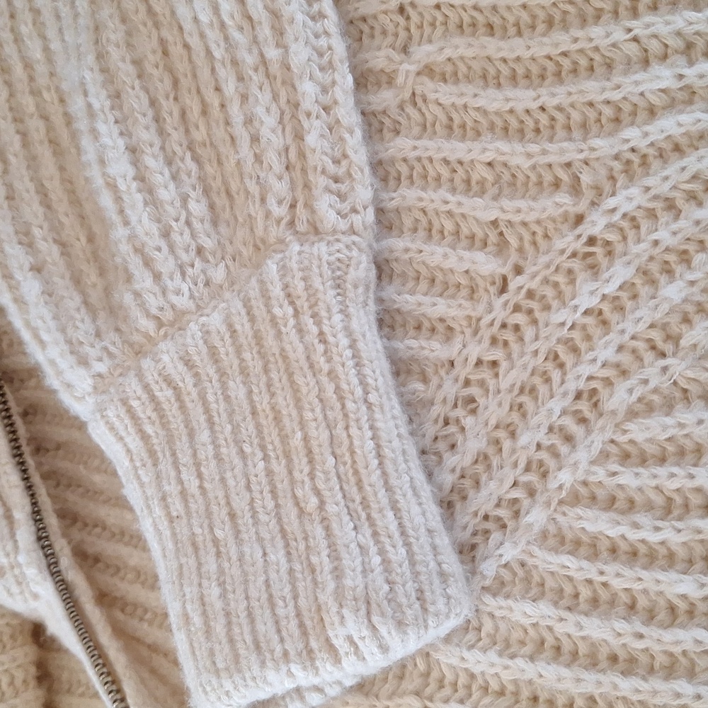 Pilcro Thick Chunky Cream Zip Front Sweater - Picture 15 of 17